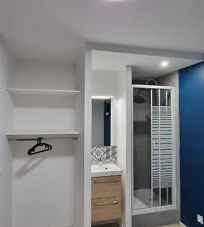 Avec Douche Privative Dans Partagé - Metro - Wifi