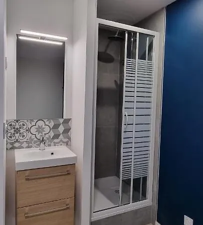 Avec Douche Privative Dans Partage - Metro - Wifi Apartment *