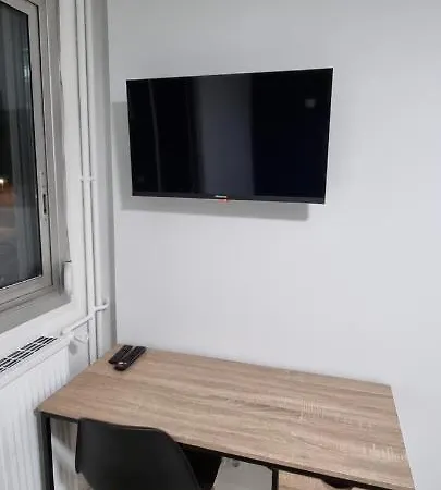 Avec Douche Privative Dans Partage - Metro - Wifi Apartment *