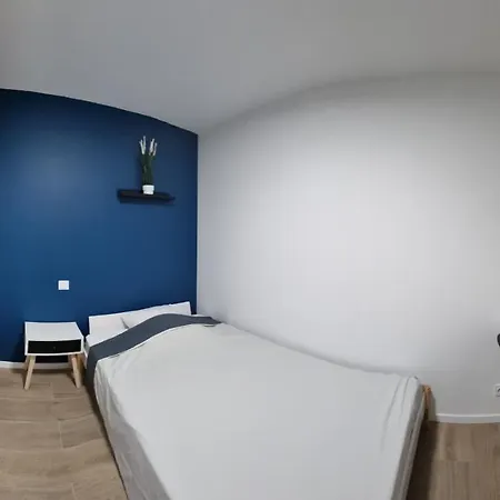 Apartment Avec Douche Privative Dans Partage - Metro - Wifi *