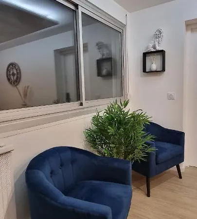 Apartment Avec Douche Privative Dans Partage - Metro - Wifi *