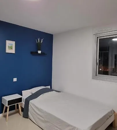 Appartement Avec Douche Privative Dans Partage - Metro - Wifi